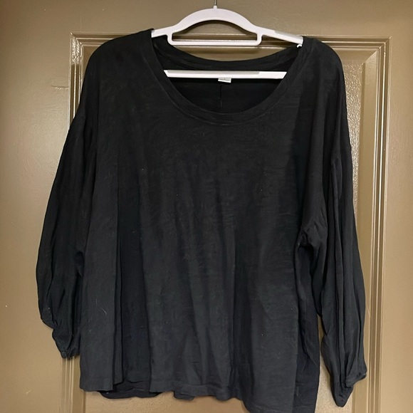 Light weight, black, long sleeve shirt - Picture 1 of 4